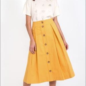NWT Mo Vint New York Mustard Button Skirt